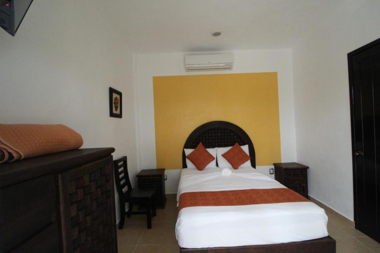 Hotel Mexico Lindo Mahahual Bagian luar foto